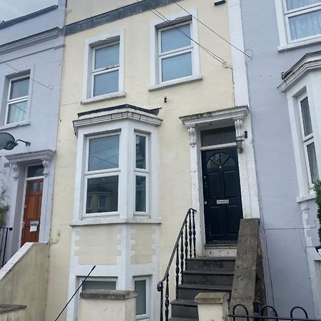 Spacious 4 Bedroom House Near Stokes Croft!! Central!!! Μπρίστολ Εξωτερικό φωτογραφία
