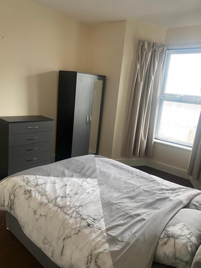 Spacious 4 Bedroom House Near Stokes Croft!! Central!!! Μπρίστολ Εξωτερικό φωτογραφία