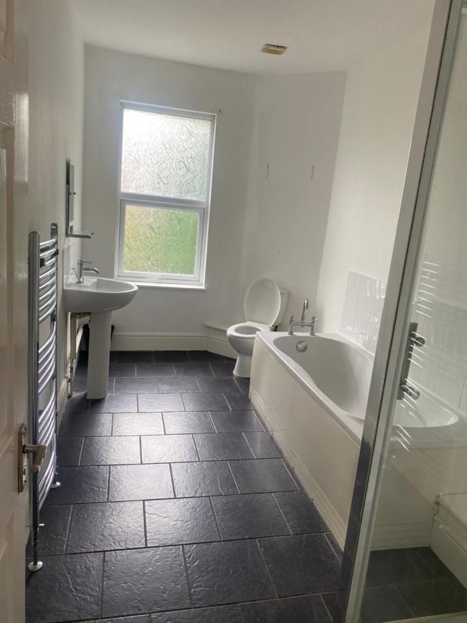 Spacious 4 Bedroom House Near Stokes Croft!! Central!!! Μπρίστολ Εξωτερικό φωτογραφία